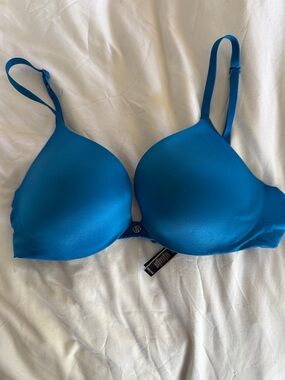 Victoria's Secret Smooth So Obsessed Bra in bright blue